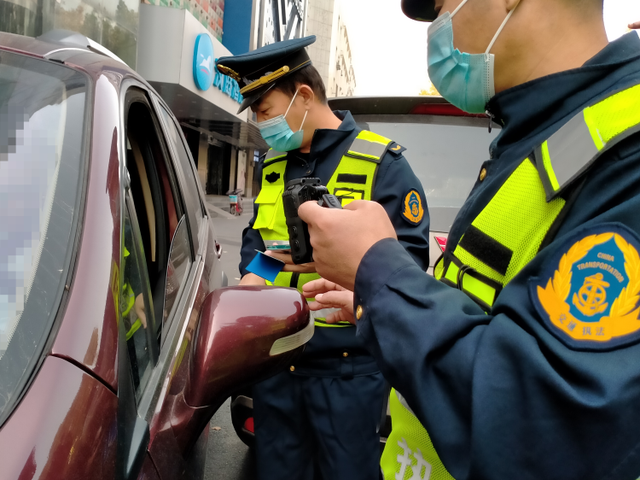 淄博查處非法網約車 規范車容車貌