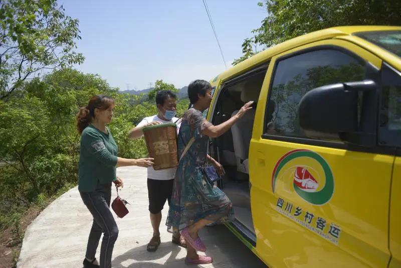 鄉村客運往返車接送，多地加強農村地區重點時段群眾出行服務保障